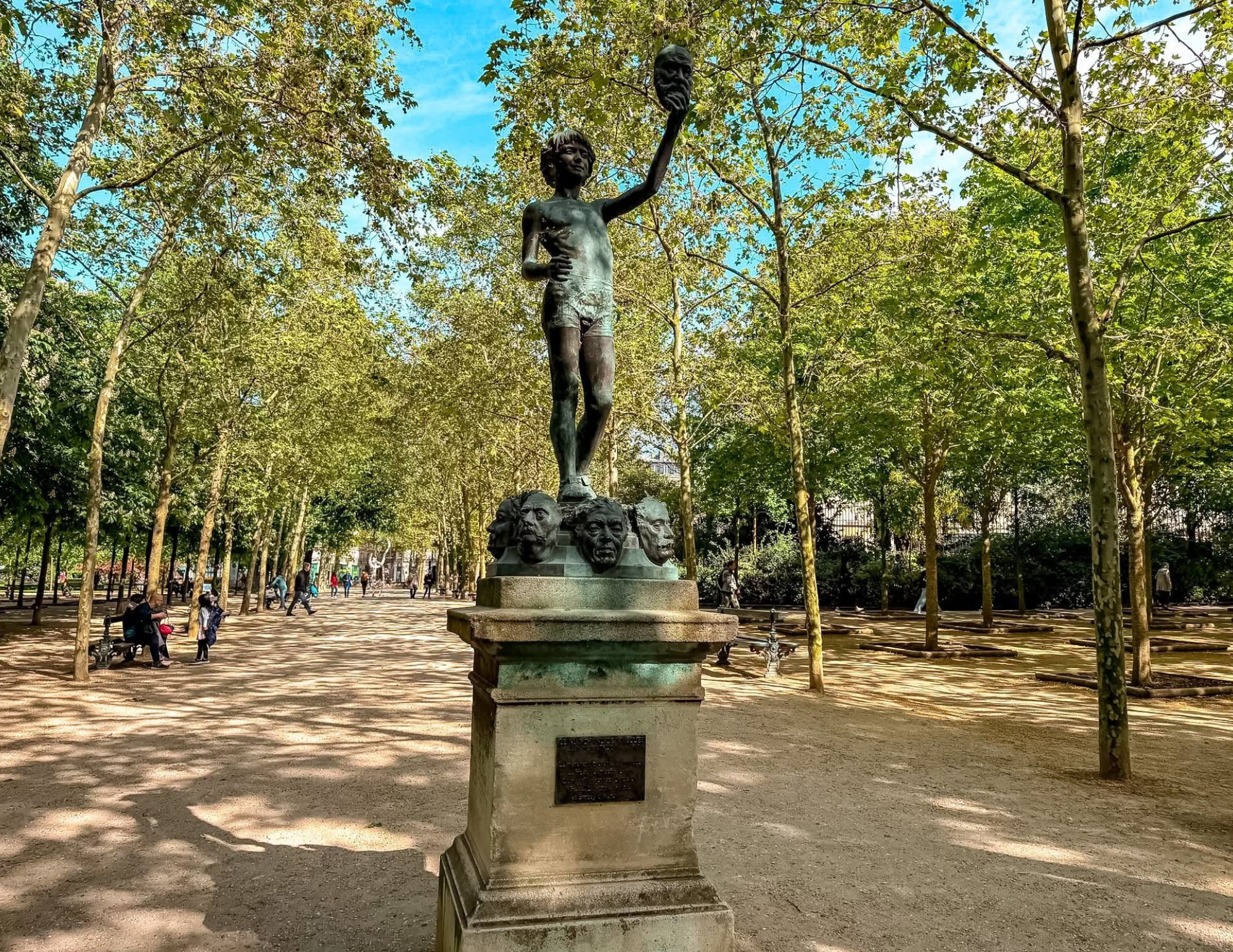 Luxembourg Gardens Paris Guide (7).png